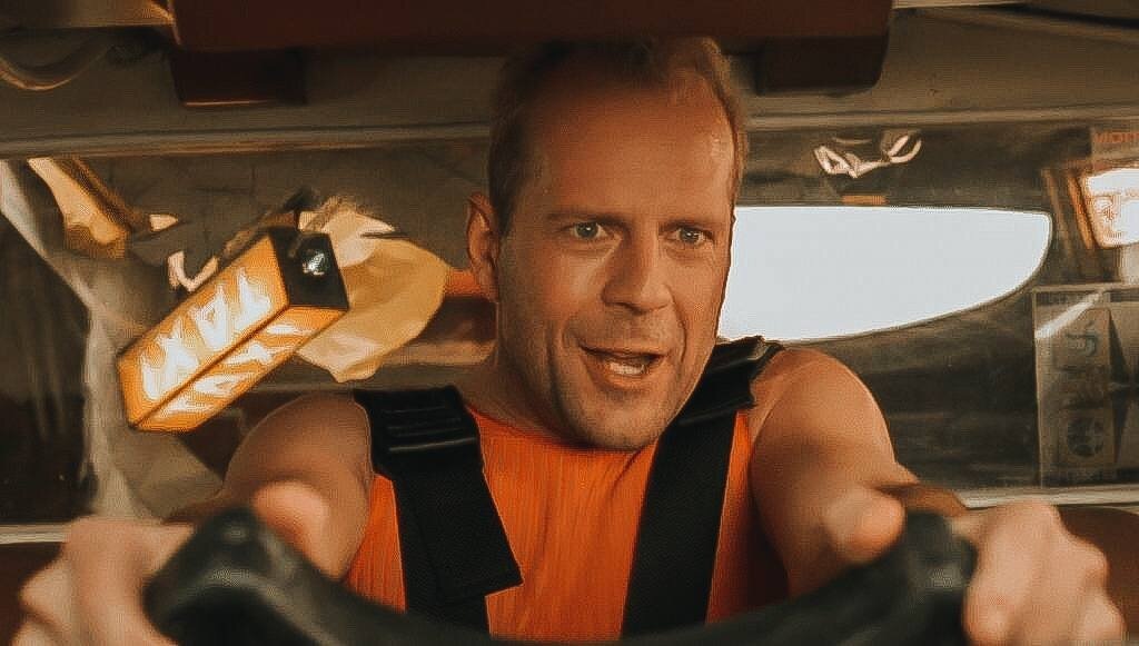 Кадр из к/ф «Пятый элемент», 1997г.