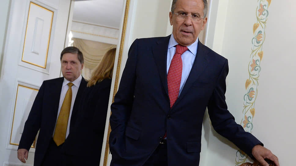 Юрий Ушаков (слева) и Сергей Лавров в 2013 году.📷Фото: Дмитрий Азаров / Коммерсантъ