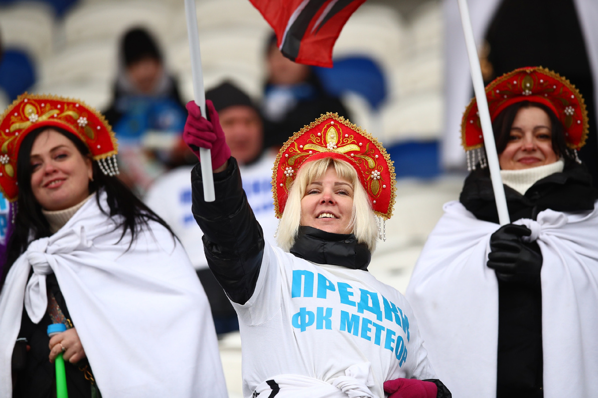 Красотки-болельщицы ФК МЕТЕОР ЖУКОВСКИЙ