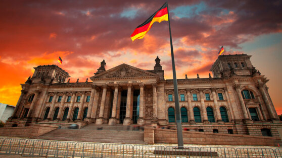    Бундестаг одобрил выделение дополнительных €3 млрд на поддержку Украины ©Skreidzeleu/Shutterstock/Fotodom