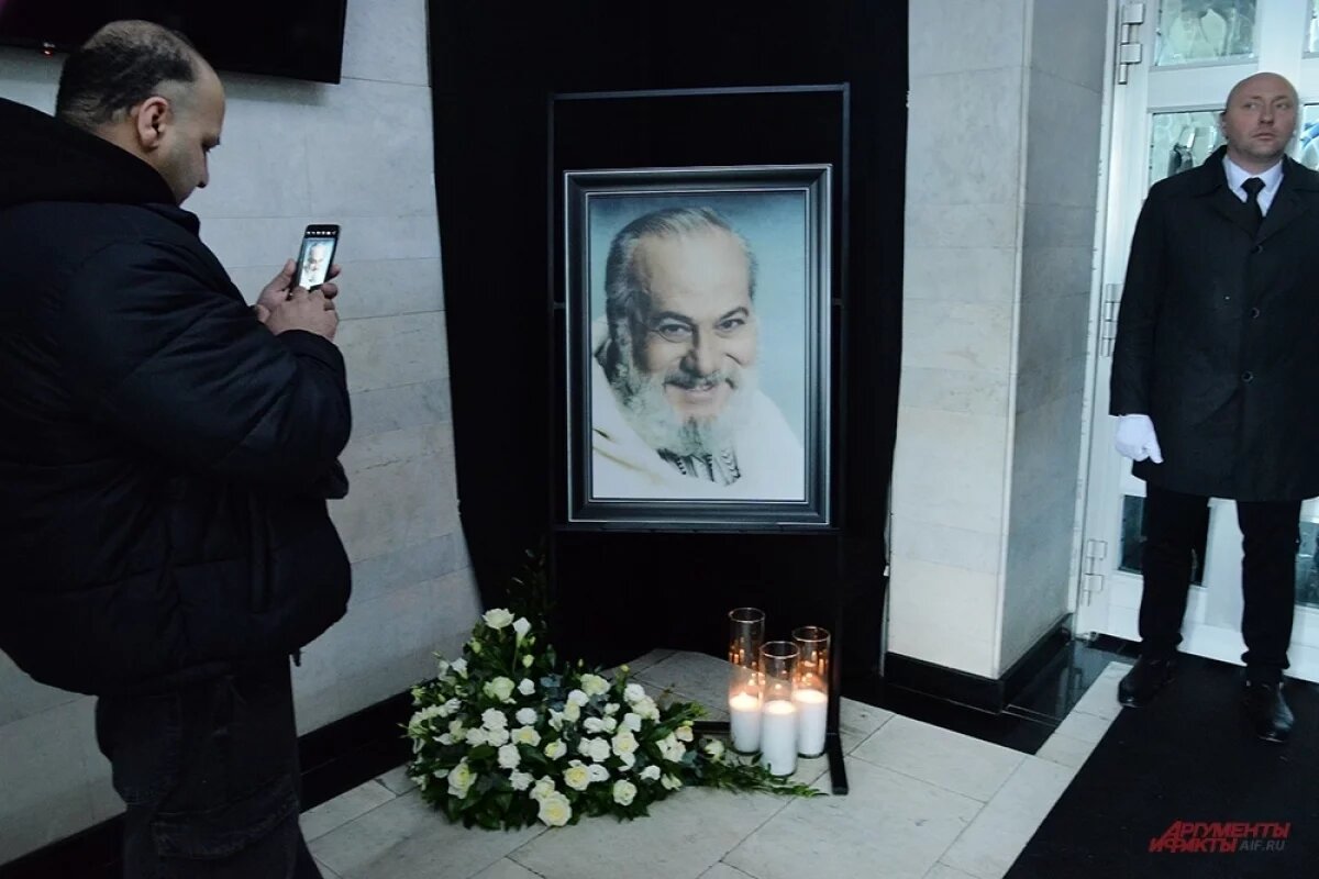    Церемония прощания с Бедросом Киркоровым.