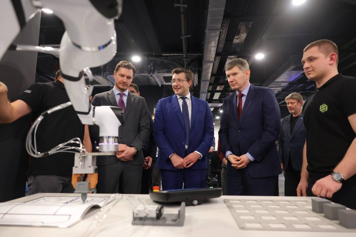   Министр и глава региона посетили «Фабрику процессов роботизации и автоматизации»