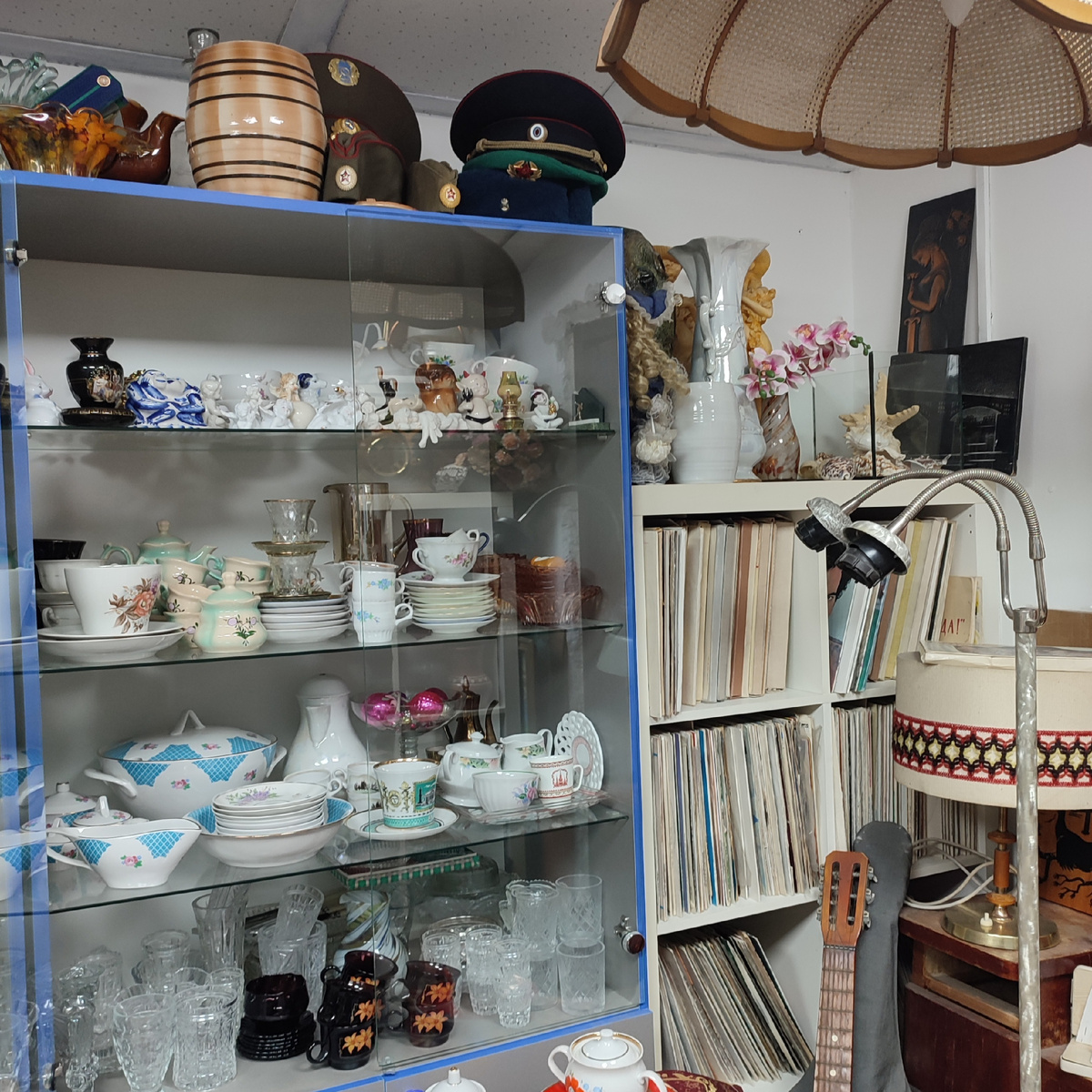 Тут же рядом музыкально-осветительное ☺️