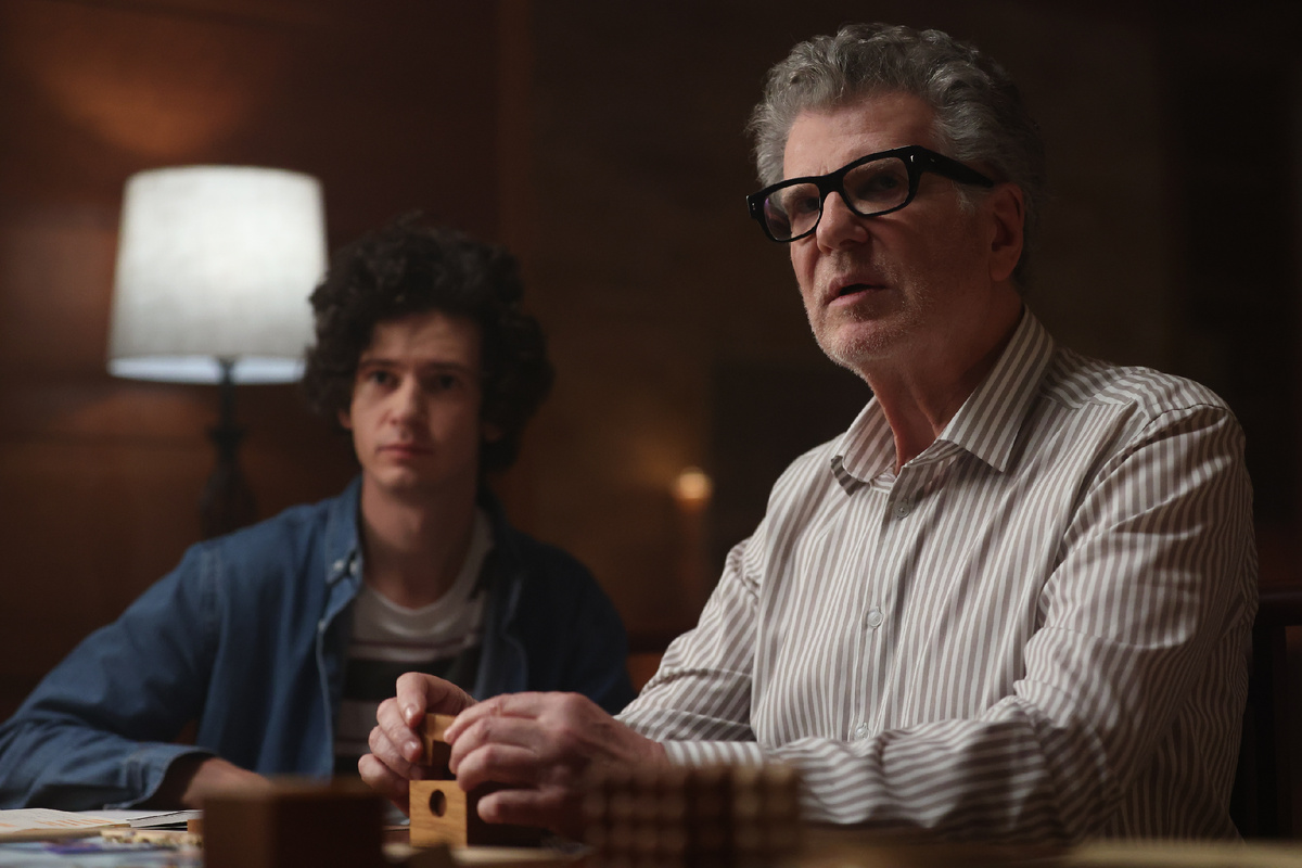 Владислав Тирон в роли Матвея и Игорь Костолевский в роли Александра Стрелецкого