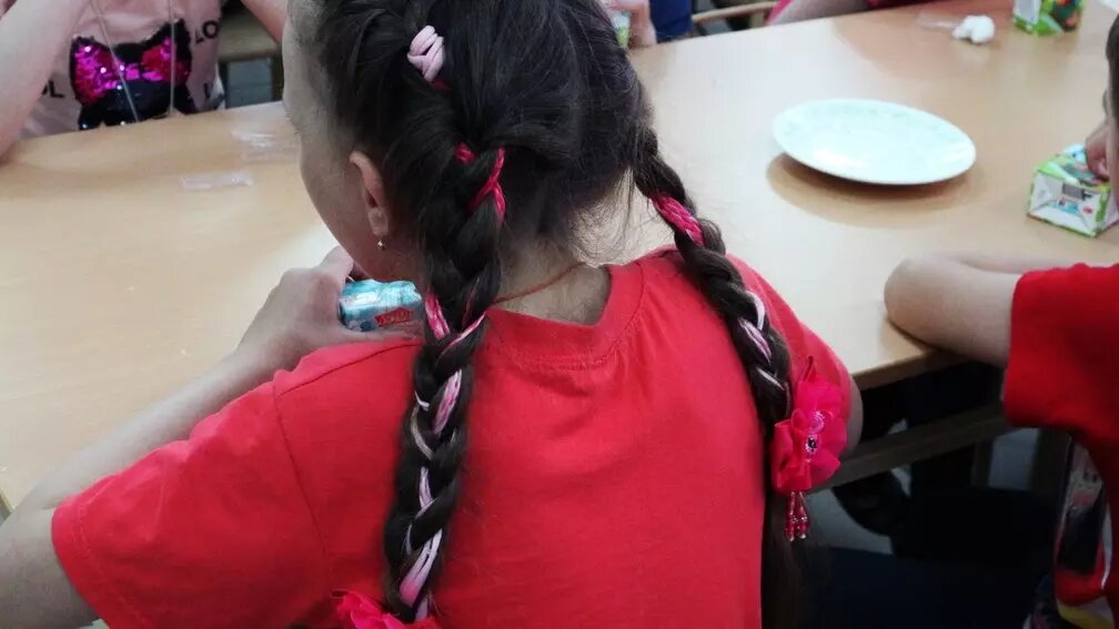 Вместо молока и масла в российские школы массово поставляется опасный для здоровья фальсификат. Источник: 1MI