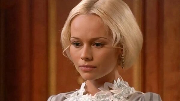 Анна Платонова, она же — «Бедная Настя», была совершенно выдуманной. Фото © «Бедная Настя» (сериал, 2003–2004), режиссёры Владислав Николаев, Пётр Кротенко и др., сценаристы Александр Коровкин, Елена Вержак и др. / Kinopoisk
