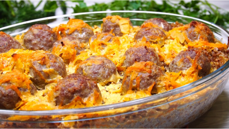 Идея обеда или ужина "Сытая семейка": обожаю готовить на ужин или обед, на выходе сразу и гарнир и мясо. Семья сыта и довольна