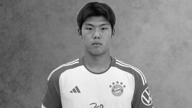    Китайский защитник «Бэйцзин Гоань» Го Цзясюань.ФК «Бавария»