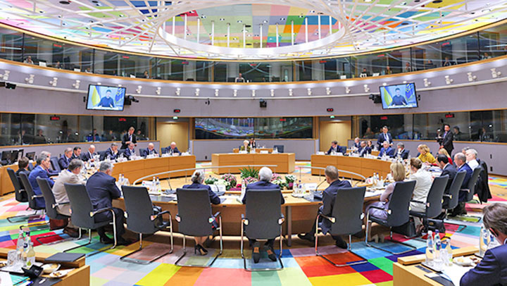 На очередном европейском шабаше в Брюсселе должны были одобрить военную помощь Киеву на миллиарды долларов. Но не получилось... Фото: European Union/XinHua/Global Look Press