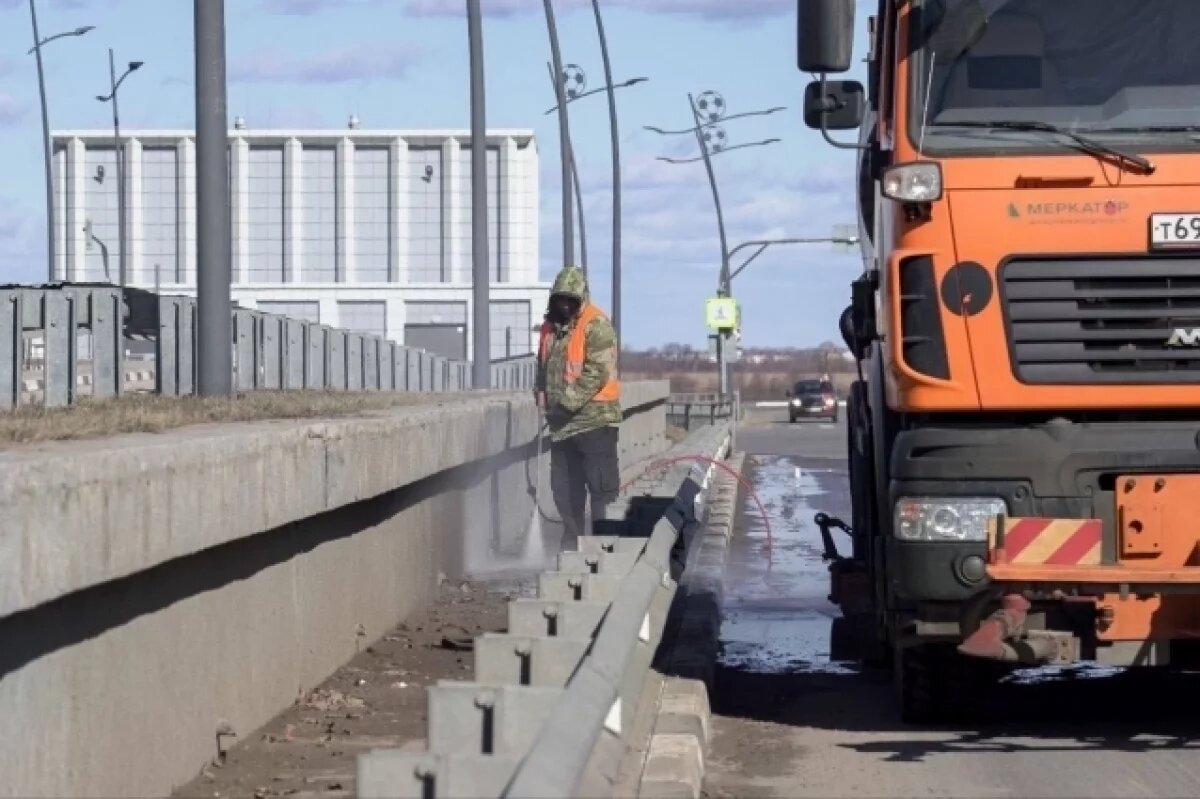    Коммунальные службы начали приводить в порядок нижегородские улицы