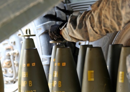    В Германии приняли пакет расходов на оборону, который разблокирует помощь Украине