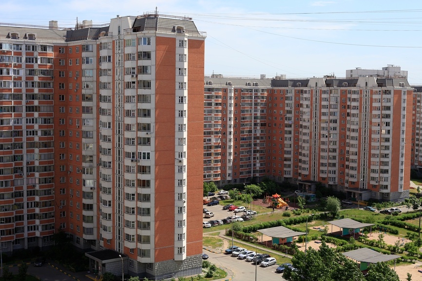 По данным сайта avaho.ru, в новостройках серии П-44Т в Москве средняя цена жилой недвижимости, по информации застройщиков, от 189 487 до 253 590 рублей за м².  
Стоимость квартир в новостройках серии П-44Т может варьироваться: минимальная цена — 4,5 млн рублей, максимальная — 31,7 млн рублей