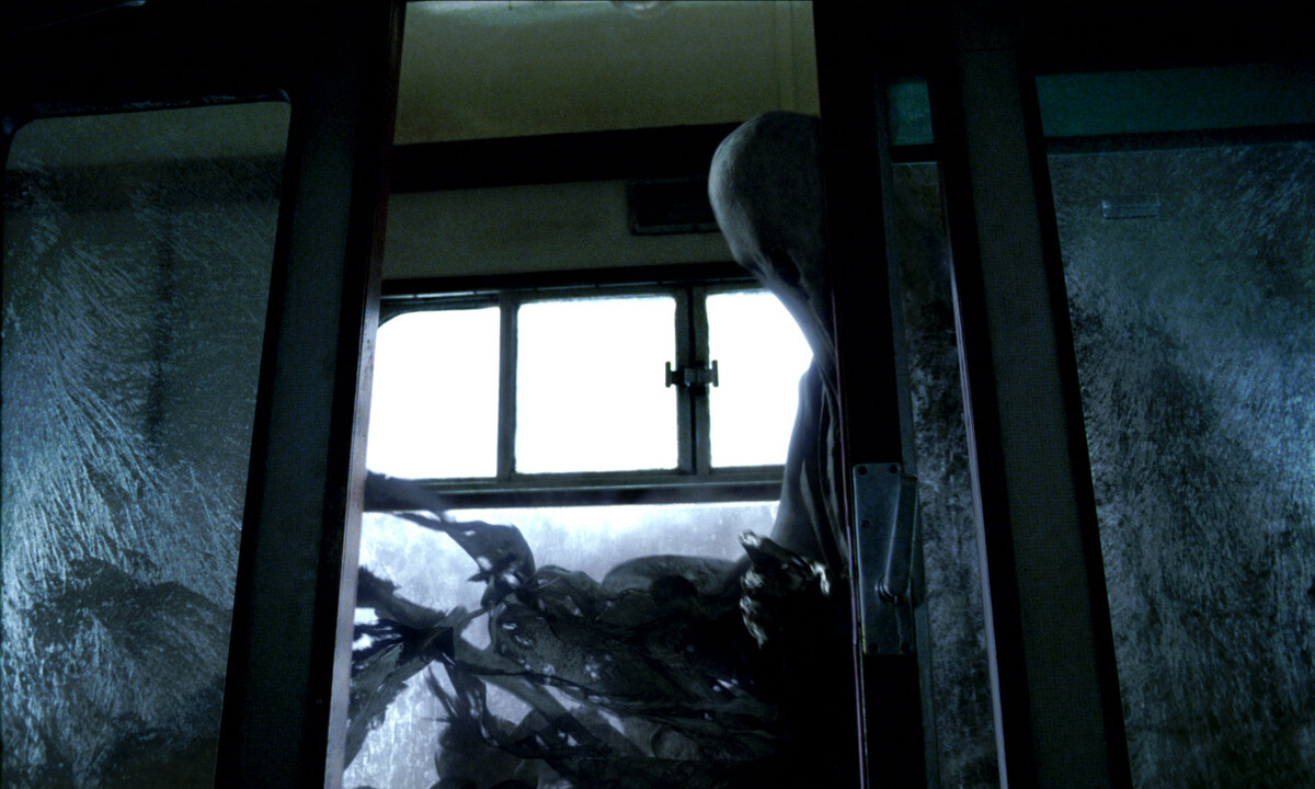 Источник фото: https://m.imdb.com/title/tt0304141/mediaviewer/rm1190216960/