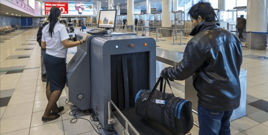    Почему не стоит соглашаться на перевозку чужих посылок из ОАЭ Максим