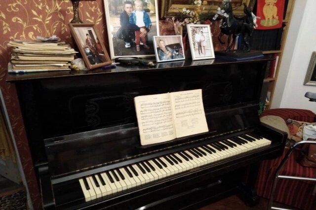   Пианино с нотами в доме Максимовых. Фото:  АиФ/ Ольга Любимова