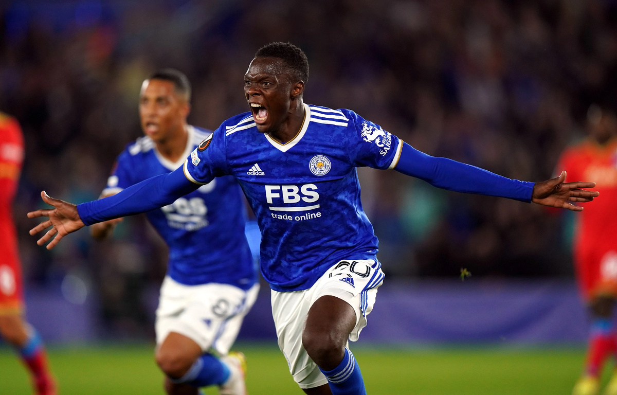 Пасон Дака в составе "Лестера"...