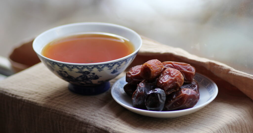 Чай с финиками
