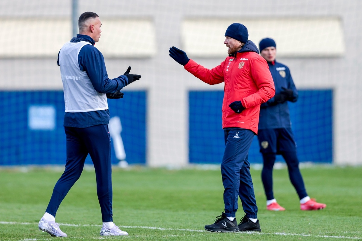 Артем Дзюба и Валерий Карпин. Фото РФС 