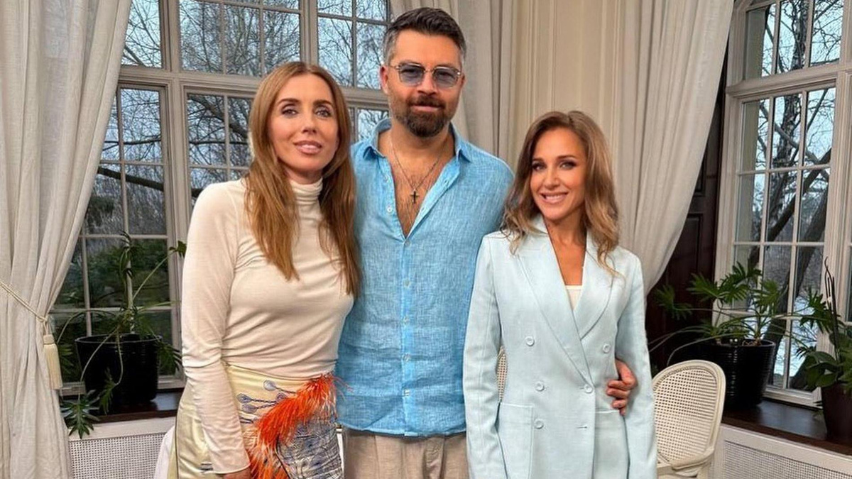 За кадром съёмок интервью Светланы Бондарчук для ее канала "Света вокруг света". Светлана Бондарчук, Алексей Чумаков, Юлия Ковальчук.