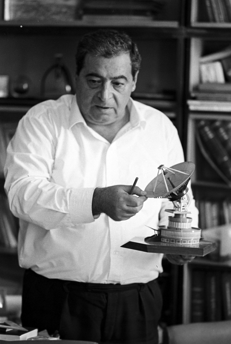 Академик Парис Мисакович Геруни