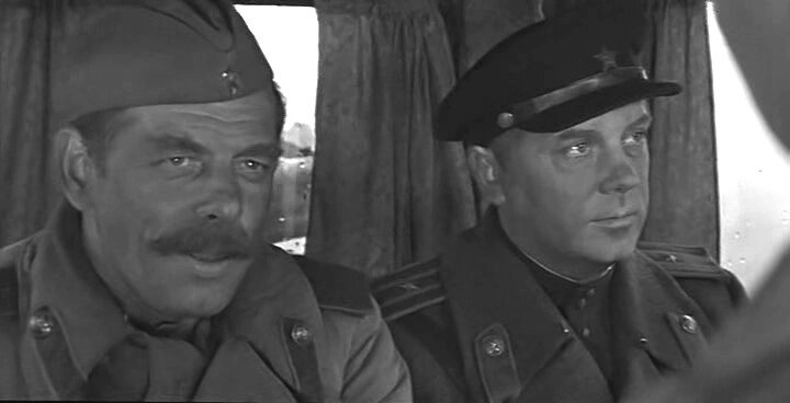    Георгий Жженов (слева). Кадр из фильма «Весна на Одере» (1967)