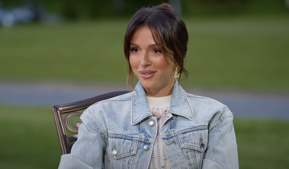    Нюша. Фото: Youtube / @FAMETIMETV