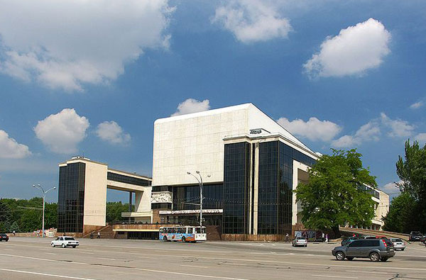 Ростовский драматический театр. Фото из интернета. 