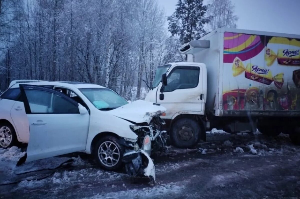    Четыре автомобиля столкнулись на трассе Томской области