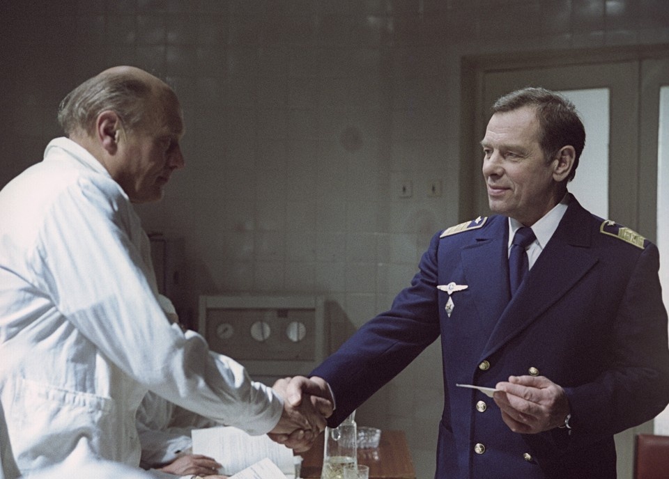    Кадр из фильма «Экипаж» (1979)