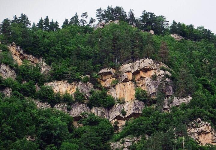 Гора Монах в Адыгее: легенда о лике на скале и как на неё подняться?