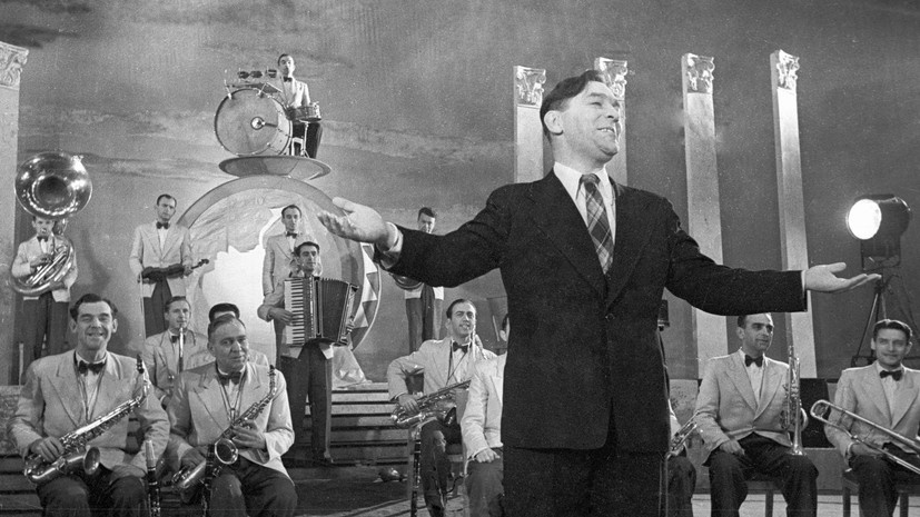     «Я пою не голосом, я пою сердцем!» — отвечал Утёсов критикам, которые считали, что у певца нет голоса РИА Новости Георгий Петрусов