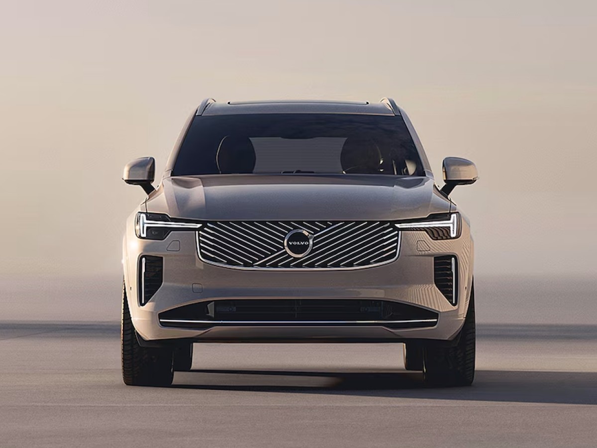    Виртуальные миры помогают машинам Volvo становиться безопаснее