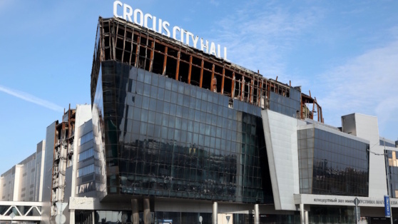    Организаторами теракта в "Крокусе" оказались 6 граждан Средней Азии ©MAXIM SHIPENKOV/EPA/TASS