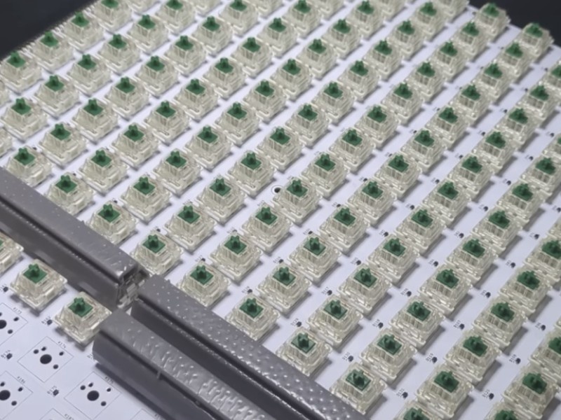    Блогер сделал клавиатуру с 1020 клавишами [ВИДЕО]