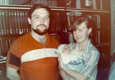 Дмитрий родился в 1988-м, когда его отец делал первые шаги к славе.
