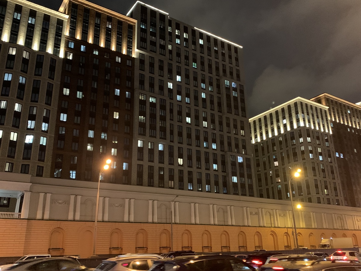 Вид на трибуны Стадиона Юных пионеров со стороны Беговой ул.
