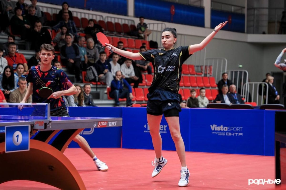    В дни чемпионата России Элизабет Абраамян успевает вести свой телеграм-канал, где выкладывает фото с этих состязаний