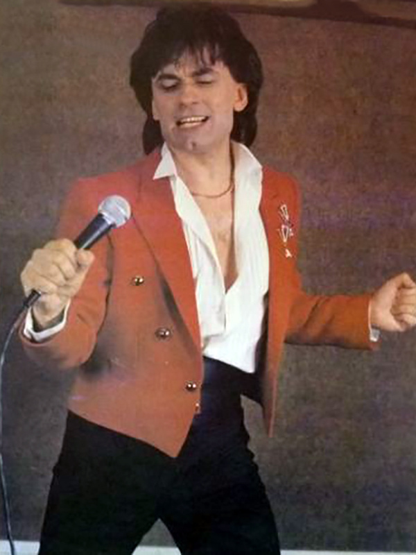  Александр Серов