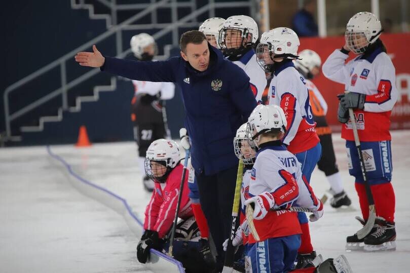     Детский турнир в день хоккея с мячом прошел в арене «Ерофей» в Хабаровске фото: пресс-служба министерства спорта по краю