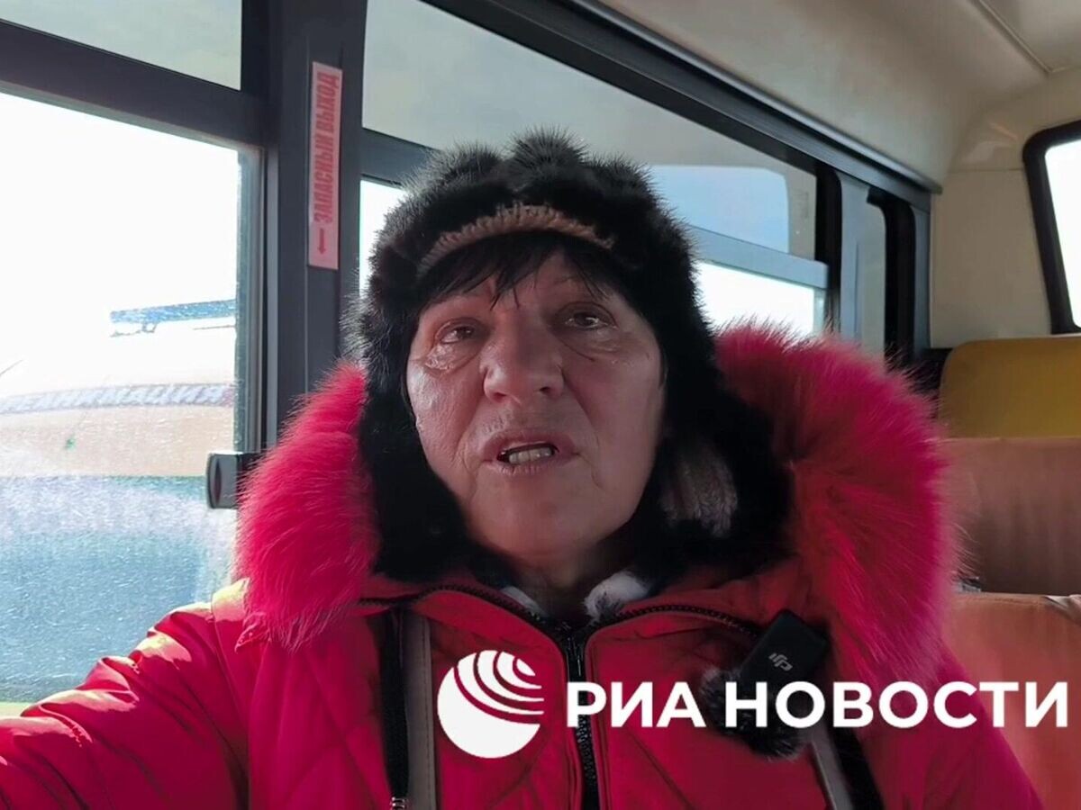    Жительница Гончаровки: останки погибших от снаряда ВСУ соседей пришлось похоронить прямо в огороде© РИА Новости