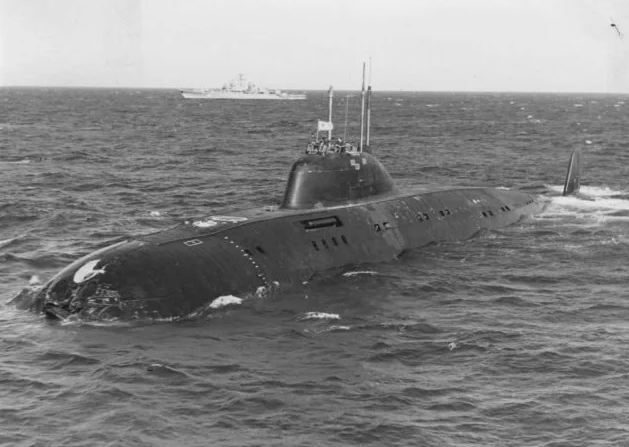 Первая АПЛ проекта 671 "Ерш" была спущена на воду в марте 1965 года. Всего в Ленинграде на Адмиралтейских верфях было произведено 16 единиц, но они оставили заметный след в советско-американском морском противостоянии эпохи "Холодной войны". Фото архив МО РФ 