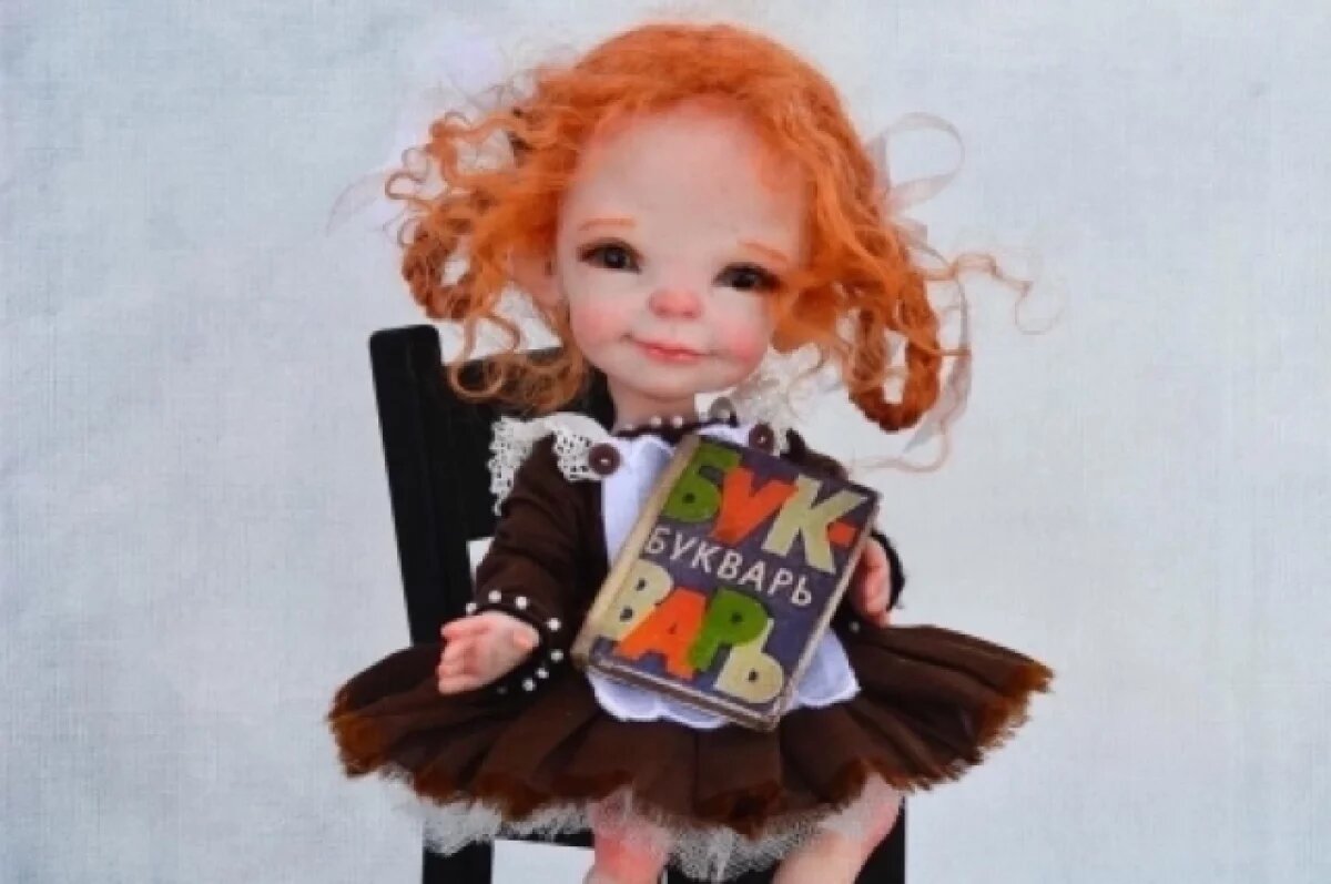    Мастерица из Новосибирска продаёт своих кукол коллекционерам из Китая