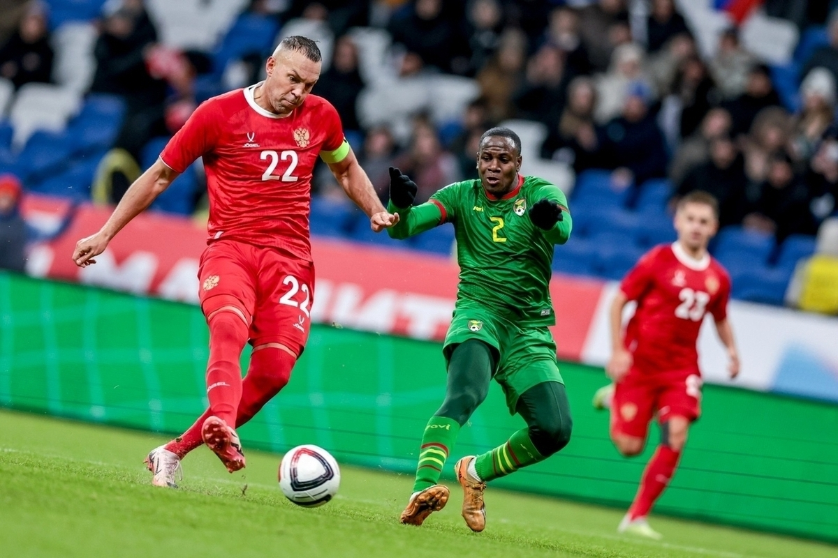 Дзюба  в матче с Гренадой, забивает  31-й гол...