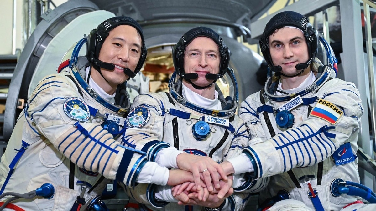    Югорчанин Сергей Рыжиков выполнит два выхода в открытый космос