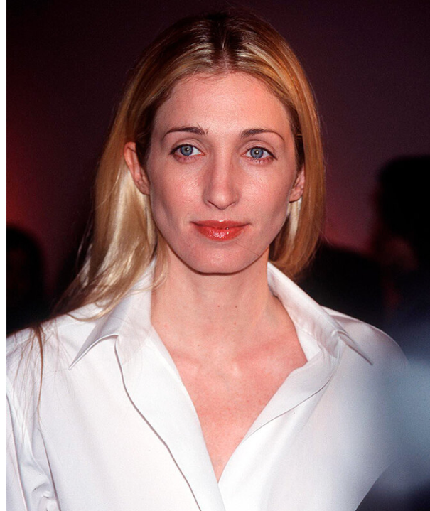    Сара Пиджон сыграет Кэролин Бессетт-Кеннеди в сериале Райана Мерфи (фото 2)