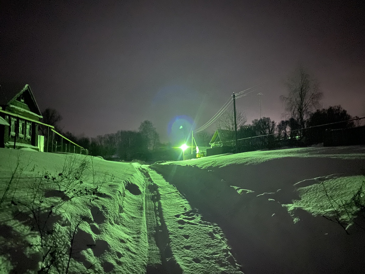 Фото из той самой деревни, но сделано три года назад. Зимой.