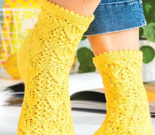 Носки спицами - вяжем уют себе и близким: 10 готовых описаний