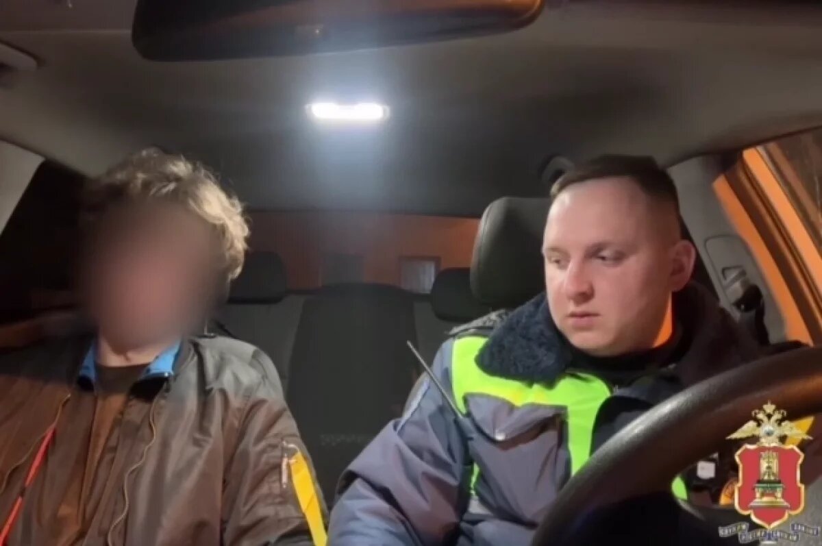    Тверские полицейские наказали водителя, перевозившего пассажира на крыше