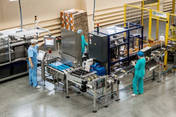 В одном из цехов новосибирского завода «Проксима»