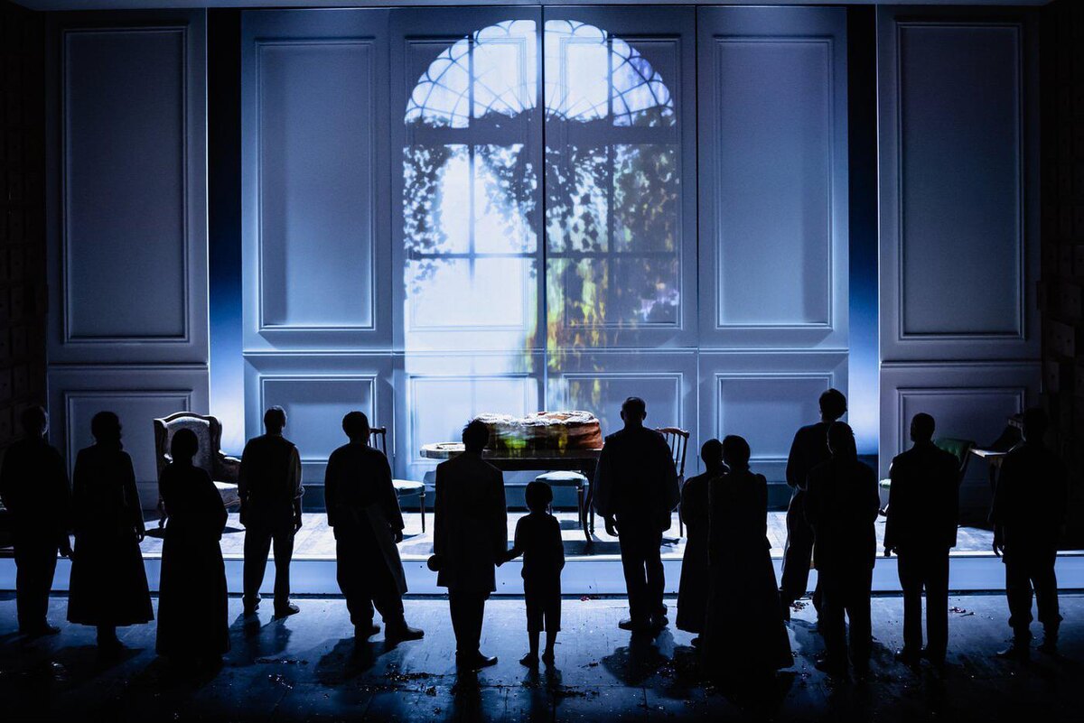 Пресс-служба РАМТ
Сцена из спектакля "Лето Господне".